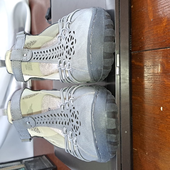 Women's Gray T-Strap Shoes JBD Memory Foam By Jambu size 9W - Picture 6 of 9